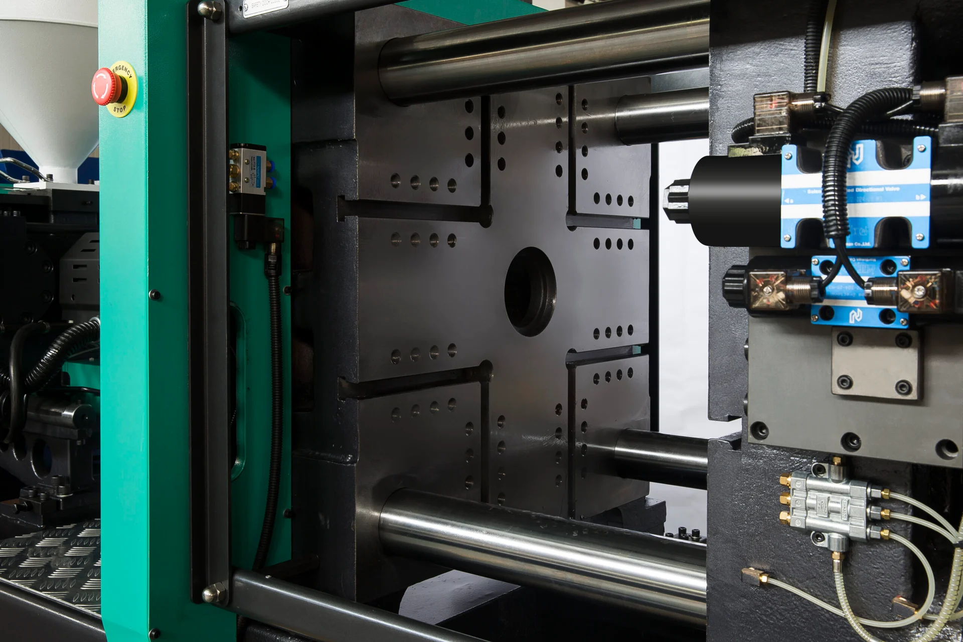 injection molding machines with different clamping forces